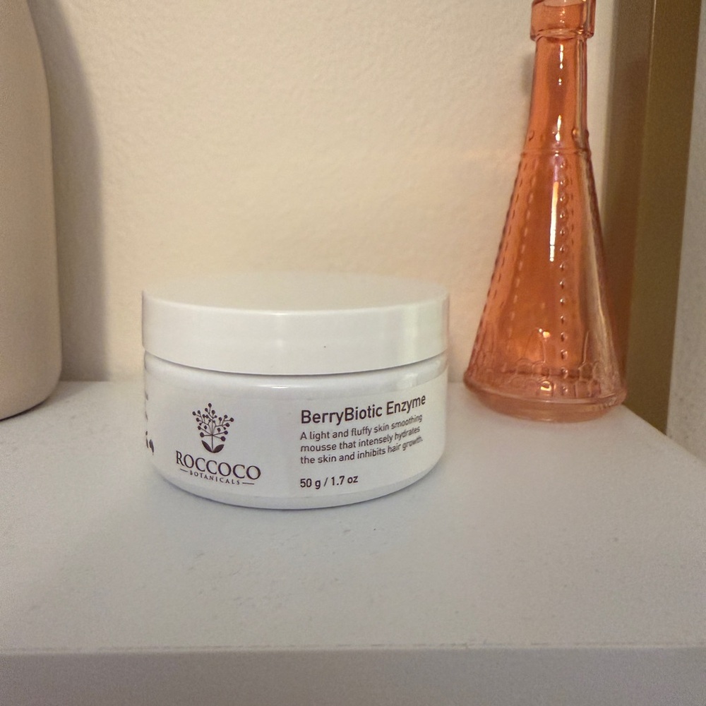 Roccoco Botanicals BerryBiotic Enzyme Mask
